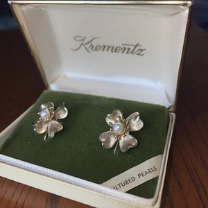 Krementz Vintage Gold and Pearl Dogwood Blossom Earrings - Picture 1 of 10