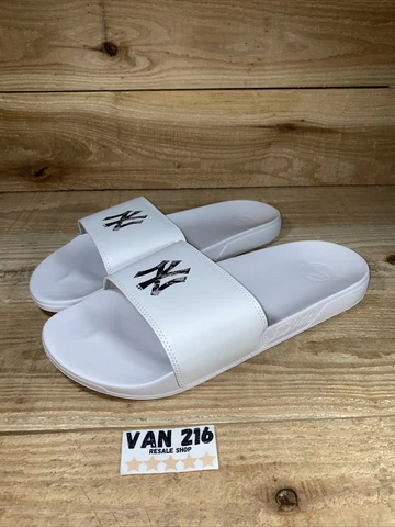 Unisex ISlide New York Yankees White Motto Slide Sandals: Sz 12 Cover