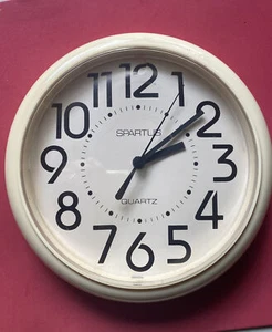1980'S SPARTUS ALMOND CLOCK VINTAGE USA MADE! Beautiful cond 8 1/2” works fine - Picture 1 of 5