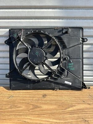 2018 2019 2020 CHEVROLET CHEVY TRAX SHROUD / FAN & MOTOR OEM Foto 1 de 4