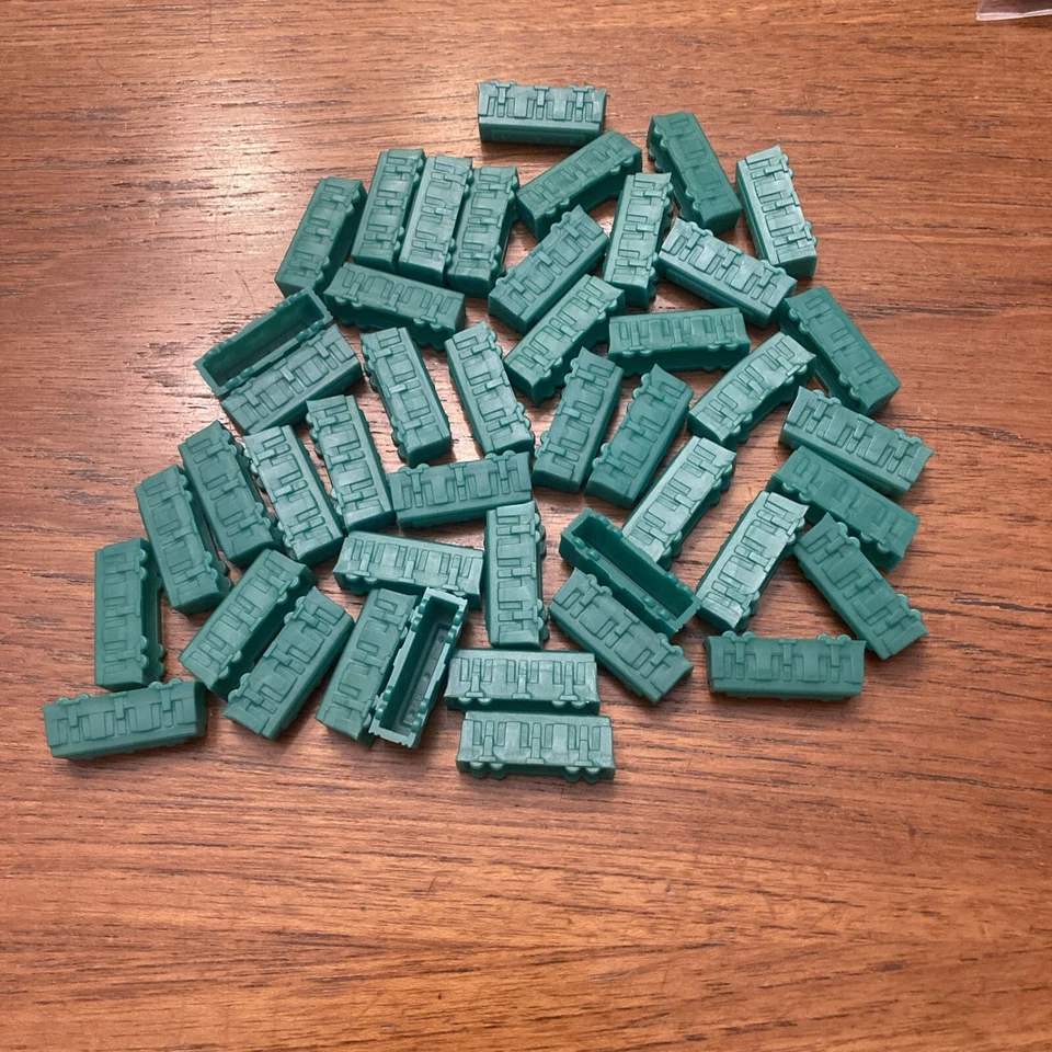 Juego de 45 piezas de repuesto de vagones de tren VERDES Ticket To Ride de plástico Foto 1 de 1