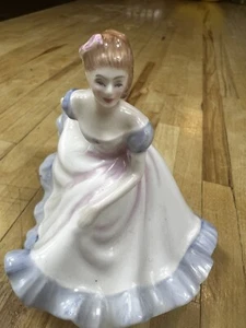 Royal Doulton “Ninette” Figurine Retired HN 3215 Vintage 1970 by Peggy Davis - Picture 1 of 4