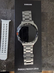 Samsung Galaxy Watch Ultra 47 mm argent titane (Wifi et LTE) - Photo 1 sur 2