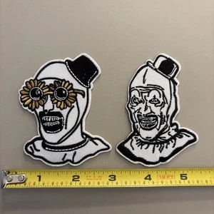 2 Stück - Terrifier (Aufnäher zum Aufbügeln) Halloween / Kunst / Clown / Horror - Bild 1 von 3