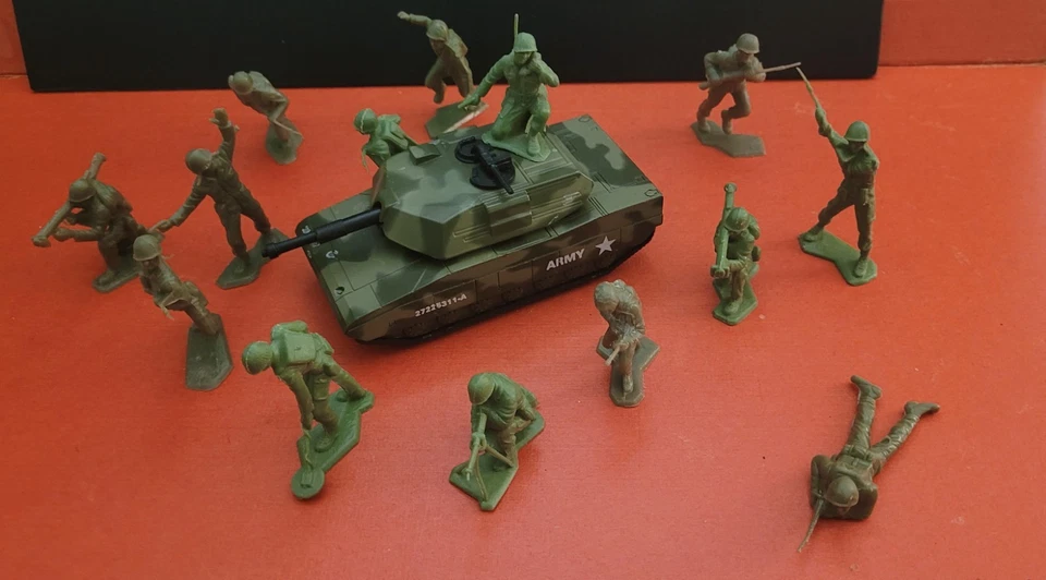 Marx Infantería EE. UU. 54 mm figuras plastix con tanque camuflado verde Foto 1 de 1