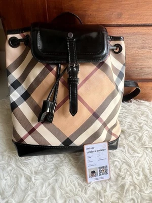 Auténtica mochila Burberry pequeña a cuadros Nova Foto 1 de 4