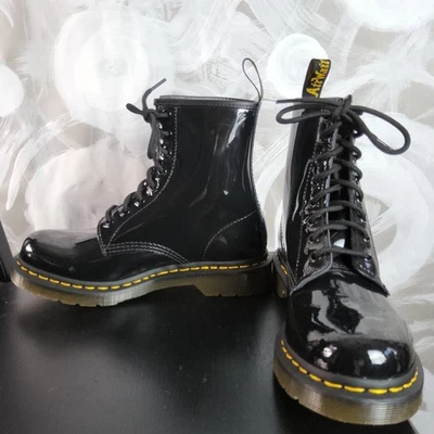 DR MARTENS Wmns Sz 8 Black Patent Leather Boot 1460 Eye Lace Up Slow FashionCore - Image 1 of 4