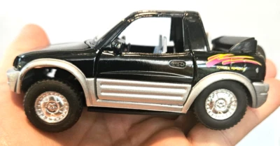 Kinsmart Toyota Rav 4 Cabriolet 1/32 loos diecast driven with or without a roof - Image 1 of 4