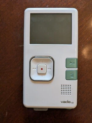 Creative Labs VF0584 Vado HD 720p 4GB White Pocket Video Camera - Excellent Cond - Image 1 of 4
