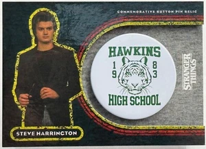 Stranger Things al revés, Steve Harrington botón pin reliquia tarjeta VP-HJ - Imagen 1 de 2