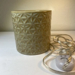 Yankee Candle Scenterpiece Easy Melt Cup Warmer Tan Beige Works - Picture 1 of 9