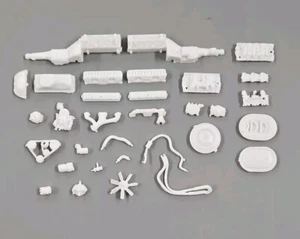 AMT 1/25 1971 PLYMOUTH DUSTER 340 ENGINE AND RELATED PARTS - Picture 1 of 3