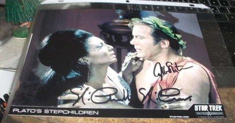 SIGNED , WILLIAM SHATNER & NICHELLE NICHOLS, KIRK & UHURA "FIRST KISS" TREK, COA Cover