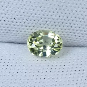 0.78 ct BEST GRADE LIME YELLOW NATURAL CHRYSOBERYL - Oval Gemstone Video !!!! - Picture 1 of 3