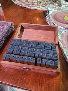 70 Teile Alphabet Stempel Set Vintage Holz Gummi Buchstaben Zahlen und Symbol Tagebuch - Bild 1 von 8