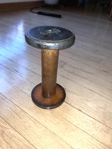 Bobina in legno industriale primitiva vintage portacandele tessuto 9,5" - Foto 1 di 4