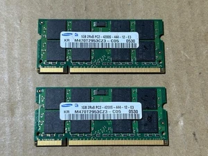 Used - Tested - 2x 1GB Samsung PC2-4200S SODIMM - 533MHz DDR2 - M470T2953CZ3-CD5 - Afbeelding 1 van 2