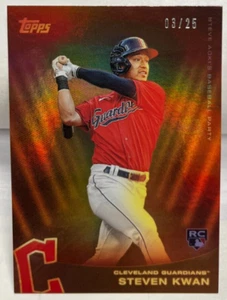 Steven Kwan 2022 Topps Steve Aoki's Baseball Party Gelb Glitter Blast RC #D / 25 - Bild 1 von 2