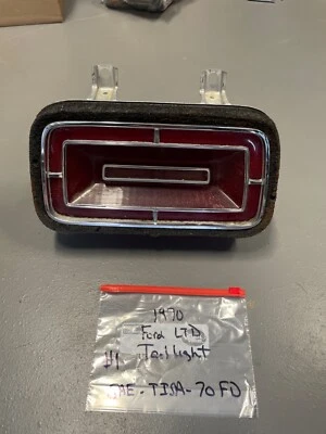 Luz trasera Ford Galaxy LTD 1970 #1 para 70 Ford Foto 1 de 4