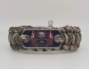 Pulsera de supervivencia Skull & Roses Flames Paracord camuflaje ejército tallas múltiples - Imagen 1 de 6