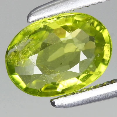 6.8x4.9mm Oval Natural 0.8ct t.w Untreated Green Peridot Gemstone Myanmar🍏 - Image 1 of 4