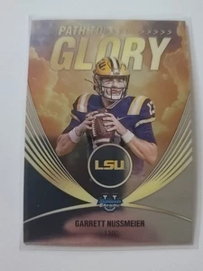 2025 Bowman Chrome U Path to Glory Insert Garrett Nussmeier #PG-2 LSU - Bild 1 von 2