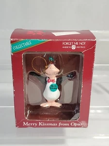 Merry Kissmas from Opus Ornament 1993 American Greetings Forget Me Not - Foto 1 di 7