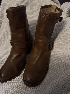 FRYE Karla Engineer Damen-Stiefelette Leder Reißverschluss hinten mit Absatz Größe 9,5 B braun - Bild 1 von 10