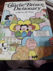 The Charlie Brown Dictionary by Wendell W. Wright and Charles Schulz 1973 - Imagen 1 de 8
