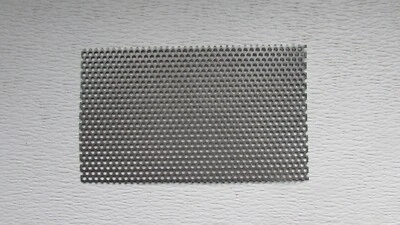 AGUJEROS 1/8"--CHAPA PERFORADA ACERO INOXIDABLE 304 CALIBRE 18 --4-1/2" X 7" Foto 1 de 4