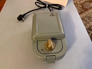 Placa caliente eléctrica BRUNO BOE043 Robin azul. - Imagen 1 de 5