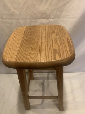 24 Inch Oak Bar Stool - Image 1 of 4