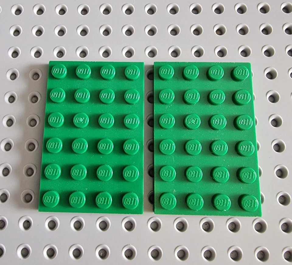 LEGO Platte Bauplatte Basisplatte flach 2 Stück grün 4x6 Green Plate 3032 R2 - Bild 1 von 1