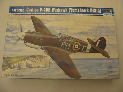 TRUMPETER CURTISS P-40 B WARHAWK ( TOMAHAWK MK IIA ) 1/32 ASK décals CMK résine - Photo 1/4