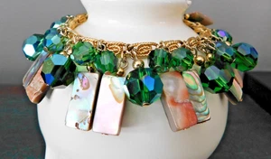 De colección. PULSERA FIRMADA NAPIER ABULÓN CONCHA Y CRISTAL AURORA BOREAL VERDE ENCANTO - Imagen 1 de 8