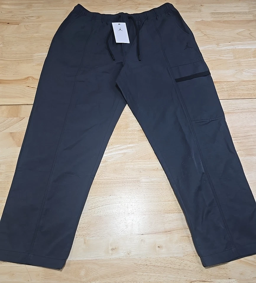 Jordan Nike Men’s Gray Essential Woven Pants - XL (FN4539-010)