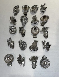 VINTAGE 20 TIN METAL CLIP-ON CHRISTMAS TREE CANDLE HOLDERS - Picture 1 of 7