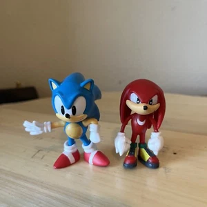 Tomy Sonic The Hedgehog Plus Knuckles! "Figuras de acción de 2,5""" - Imagen 1 de 2