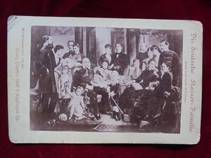 VINTAGE WERBESCHRANK ENDE DES 19. JAHRES FOTO DER FAMILIE KAISER & QUACKSALBERMEDIZIN - Bild 1 von 3