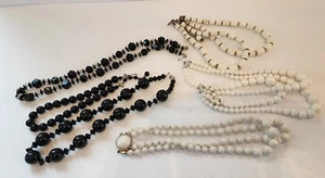 Lote Collar Cuentas Negro Blanco Trifari Corona Caja Cierre Hong Kong De Colección - Imagen 1 de 17