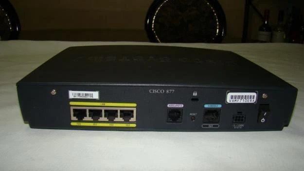 CISCO CISCO877-K9 877 ADSL Security Router 4 x 10/100Mbps LAN Ports - Excl PSU - Bild 1 von 1