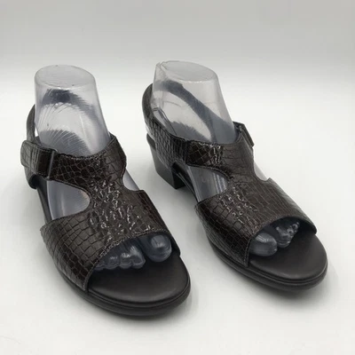 SAS Sandals Womens Size 8.5 N Brown Croc Embossed Leather Tripad Comfort Heels - Image 1 of 4