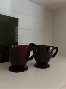 Zuccheriera aperta vintage con piedini in vetro rosso rubino reale con ancoraggio - Foto 1 di 6