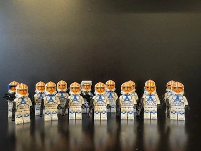 Genuine Lot of 15 LEGO Star Wars 332nd Clone Troopers - Image 1 of 4