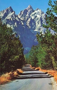 Grand Teton Peak, Grand Teton National Park, Wyoming Vintage PC - Picture 1 of 2