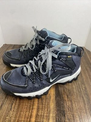 nike core-tex hiking boots womens size 8  - Imagem 1 de 4