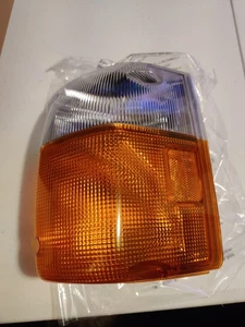 1995-2006 NPR NQR W Series Truck Corner Signal Light Passenger Right RH Side - Picture 1 of 11