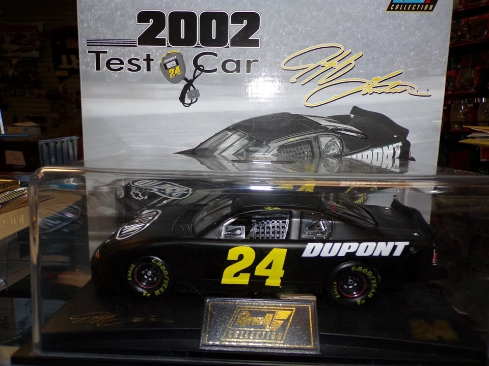 NASCAR Jeff Gordon #24 Revell 2002 Dupont Test Car and Stopwatch 1 24
