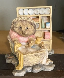 Beatrix Potter Mrs Tiggy Winkle Washerwoman Border Fine Arts BP6 1987 Figurine - Picture 1 of 2