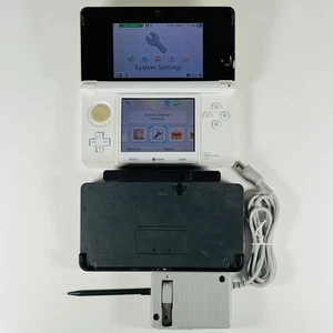 Consola Nintendo 3DS Blanca con Base y Accesorios - Vendedor de EE. UU. - Imagen 1 de 10